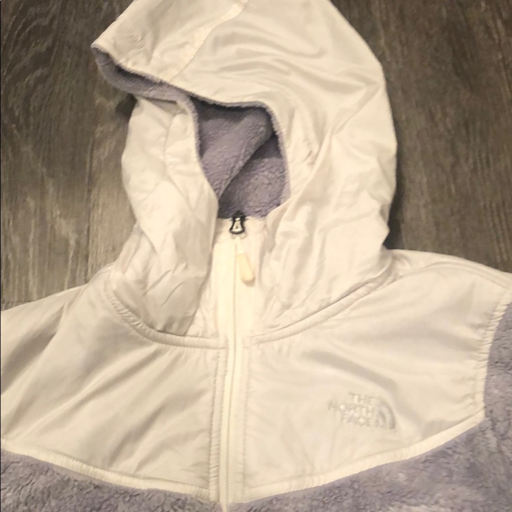 Northface hooded fuzzy jacket🗻